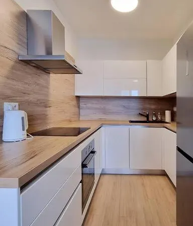 10 Minutes To City: Cozy Urban Lejlighed Bratislava