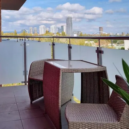 Appartement 10 Minutes To City: Cozy Urban *