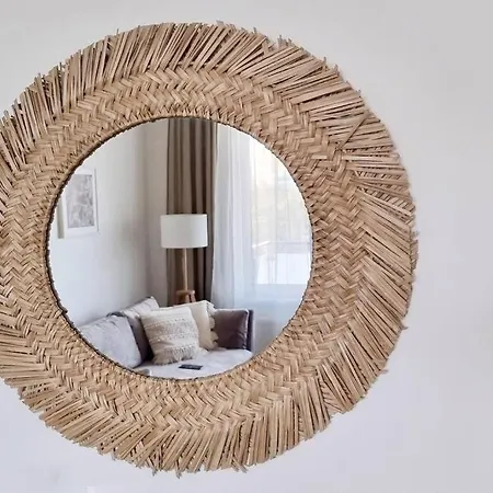 Appartement 10 Minutes To City: Cozy Urban Bratislava