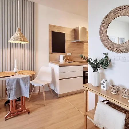10 Minutes To City: Cozy Urban Appartement