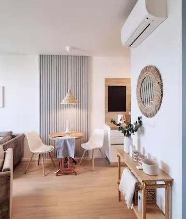 10 Minutes To City: Cozy Urban Appartement Bratislava